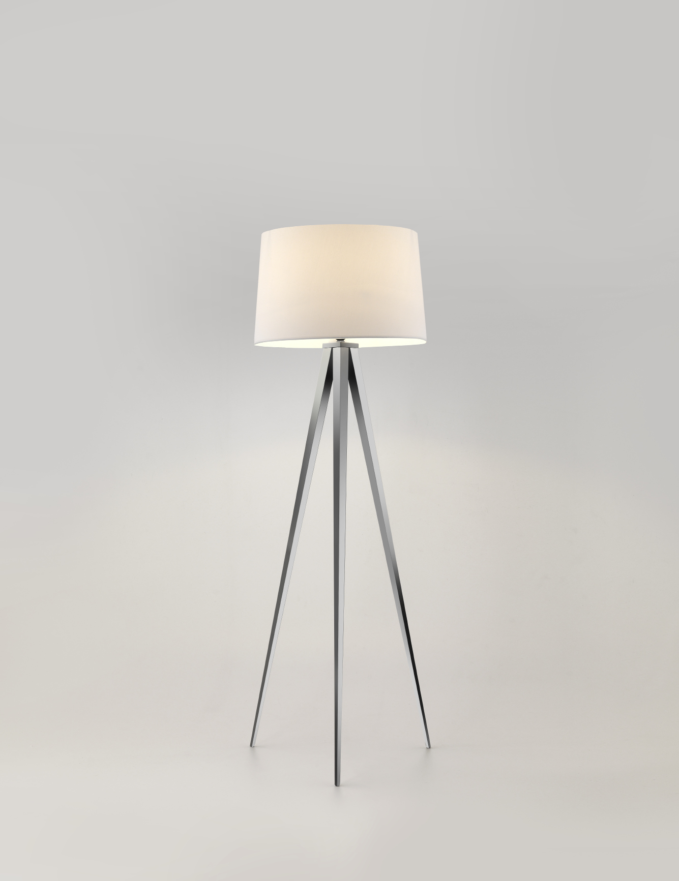 White tripod table sales lamp